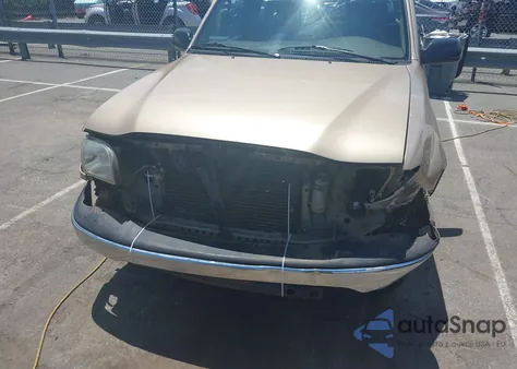 2004 Toyota Tacoma из США, поврежденный, VIN 5TENL42N24Z435900